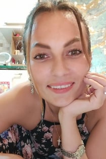 Naya, 32 anos - 1
