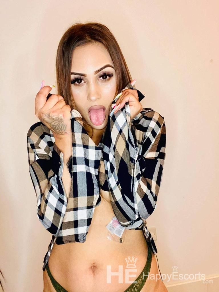 Bea, Age 25 - 1