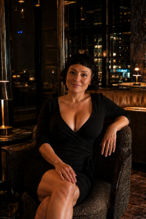 Mavie, 48 let
