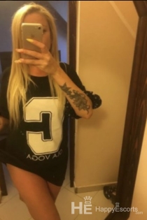 Деси, 29 г., София / България Escorts - 5