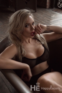 Serina, Miaka 25, Naples / Italia Wasindikizaji - 1