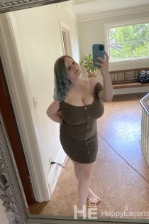 Wanda Dooley, Age 35, Escort in Milton Keynes / United Kingdom - 1