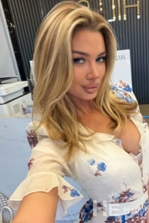 Leona, 24 anni
