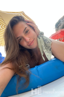 Naina, 22 let, Cannes / France Escorts - 4