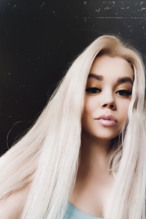Yna, 24 let, Milán / Itálie Doprovod - 1