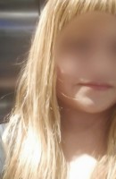 Elianalauretmasseur, Miaka 25, Barcelona / Uhispania Wasindikizaji