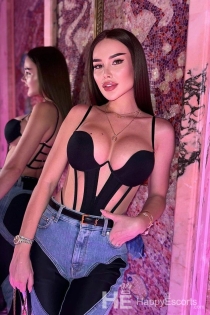Kira, 24 anni, Verona / Italia Escort - 2