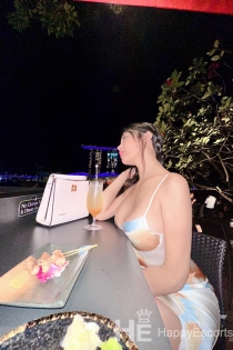 Amanda, Age 22, Escort in Dubai / UAE - 4