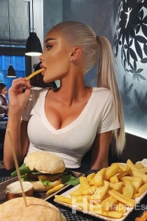 Tess, Alter 24, Escort in Zürich / Schweiz - 1
