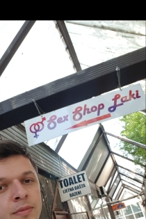 Meroni, 31 éves, München/Németország kísérők – 2