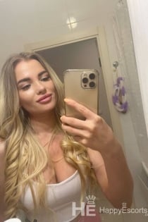 ヤナ、31歳 - 3