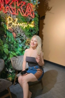 Nika, 30 ετών, Κωνσταντινούπολη / Τουρκία Συνοδοί - 3