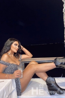 Gizem, 25 let, Istanbul / Turčija Spremljevalci - 1