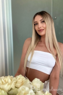 Ilona, ​​24 anni, Firenze / Italia Escort - 1
