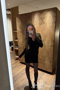 フェイ・ヴェイル、24歳 - 23