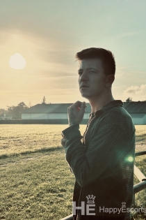 Andrei, 25 let, Birmingham / Združeno kraljestvo Spremljevalci - 1