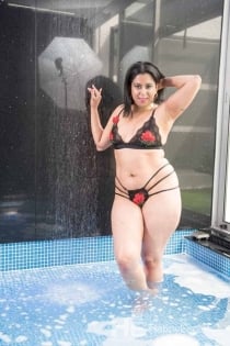 Laura Colombiana, Alter 40 - 6