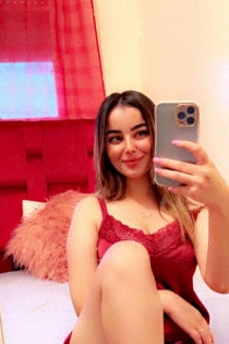 Keanze, Yaş 22, İstanbul / Türkiye Eskortlar - 3