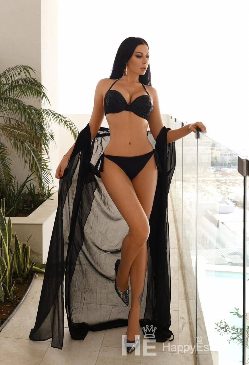 Linda, Age 27 - 1