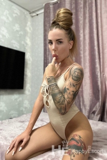 Amira, Age 27 - 3