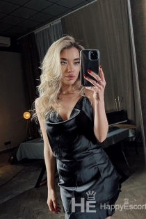 Holly, 23 let, Budapešť / Maďarsko Doprovod - 1