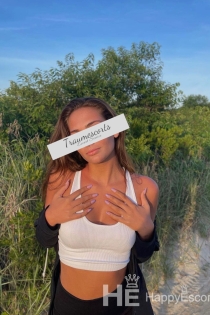Mira, Age 27, Escort in Hamburg / Germany - 3