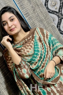 Karacsi kísérő, 27 éves, Karacsi/Pakisztán kísérő – 1