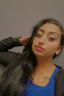 Sisi, 23 éves, Szófia/Bulgária kísérők – 2