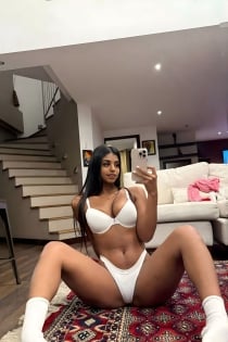Luna Castillo, Umur 24, Pengiring Luxembourg / Luxembourg - 9