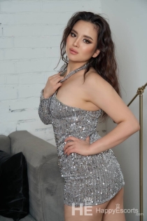 Riana, 23 jaar, Parijs/Frankrijk Escorts - 2