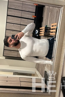 Mauro, 27 éves, Frankfurt am Main / Németország Kísérők – 1