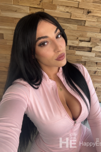Lina, 25, Lausanne / Sveitsi Escorts