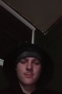 Jani, 21 de ani