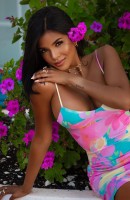Luci, Miaka 23, Madrid / Uhispania Wasindikizaji