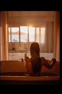 Lilian, Alter 28, Escort in Madrid / Spanien - 6