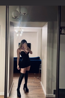 Tifany Fox, 27–9 metų amžiaus