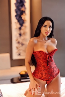 Zeynep, Miaka 32, Dubai / UAE Wasindikizaji - 1
