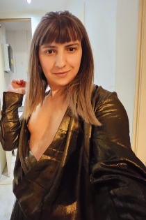Eva, Age 33 - 4