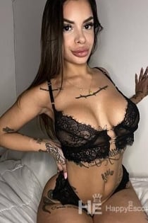 Alice Hot Girl, Alter 27 - 7