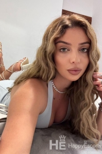 Sofia, Alter 22, Escort in Tirana / Albanien - 6