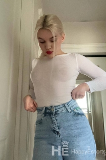 Rebecca, Age 23, Escort in Paris / France - 2