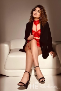 Julia, Age 32, Escort in Abu Dhabi / UAE - 1