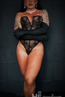 Gabriela Muniz, věk 37 - 13