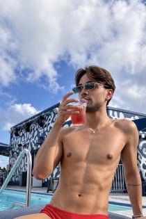 Pedro, 24 tuổi