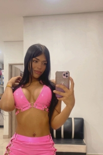 Geraldine, Miaka 21, Barcelona / Uhispania Wasindikizaji - 6