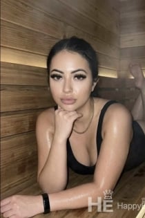 Karla, 22 anos - 2