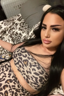 Amira, 24 m., Bukareštas / Rumunija Palydos – 1