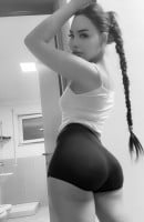 Nara, Age 29, Escort in Tirana / Albania