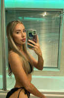 Eva, 28 éves, Tirana / Albánia kísérők
