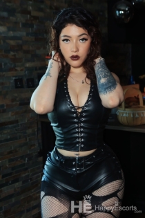 Violet, 25세 - 19